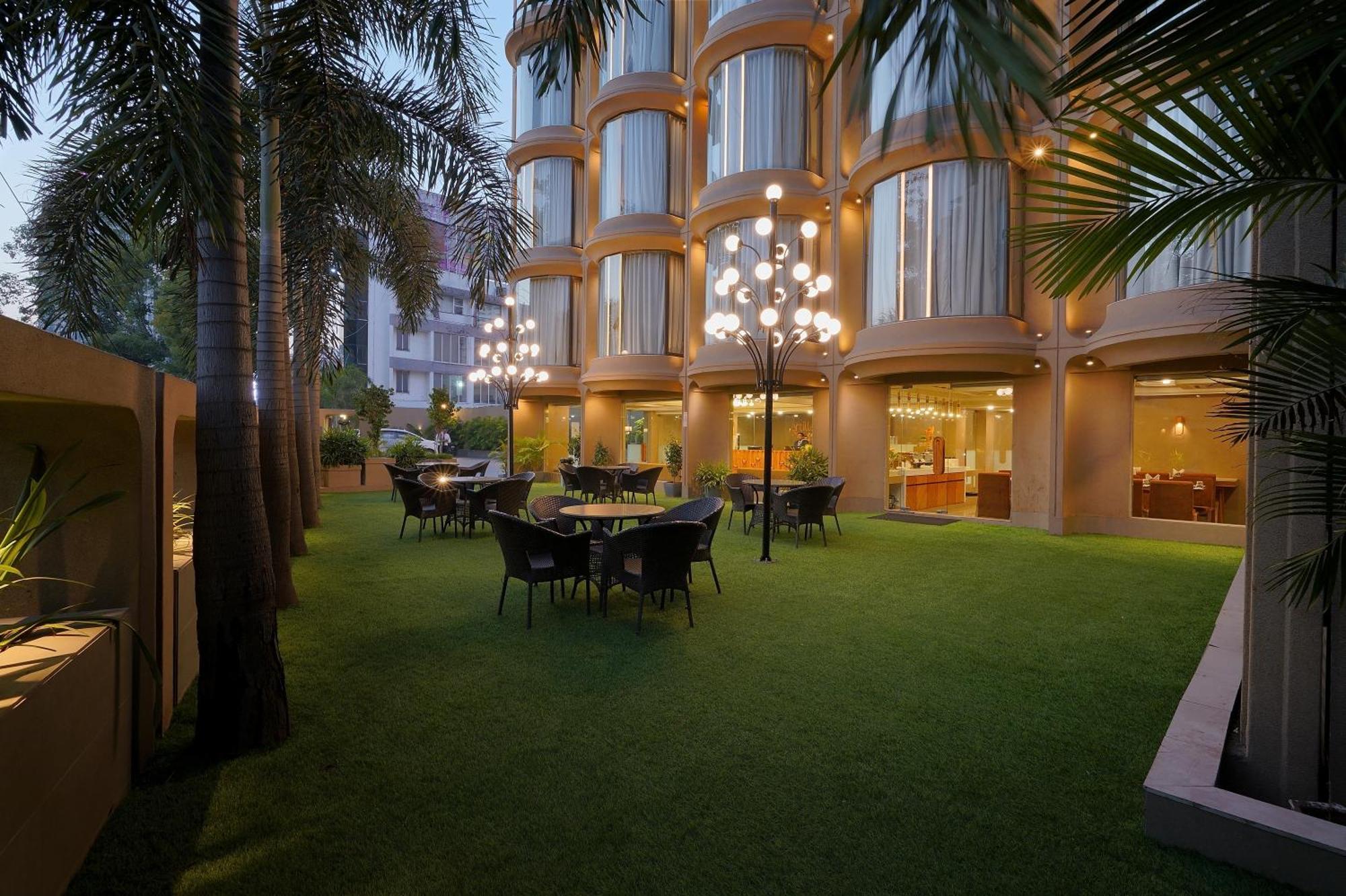 Artilla Inn Ahmedabad Eksteriør bilde