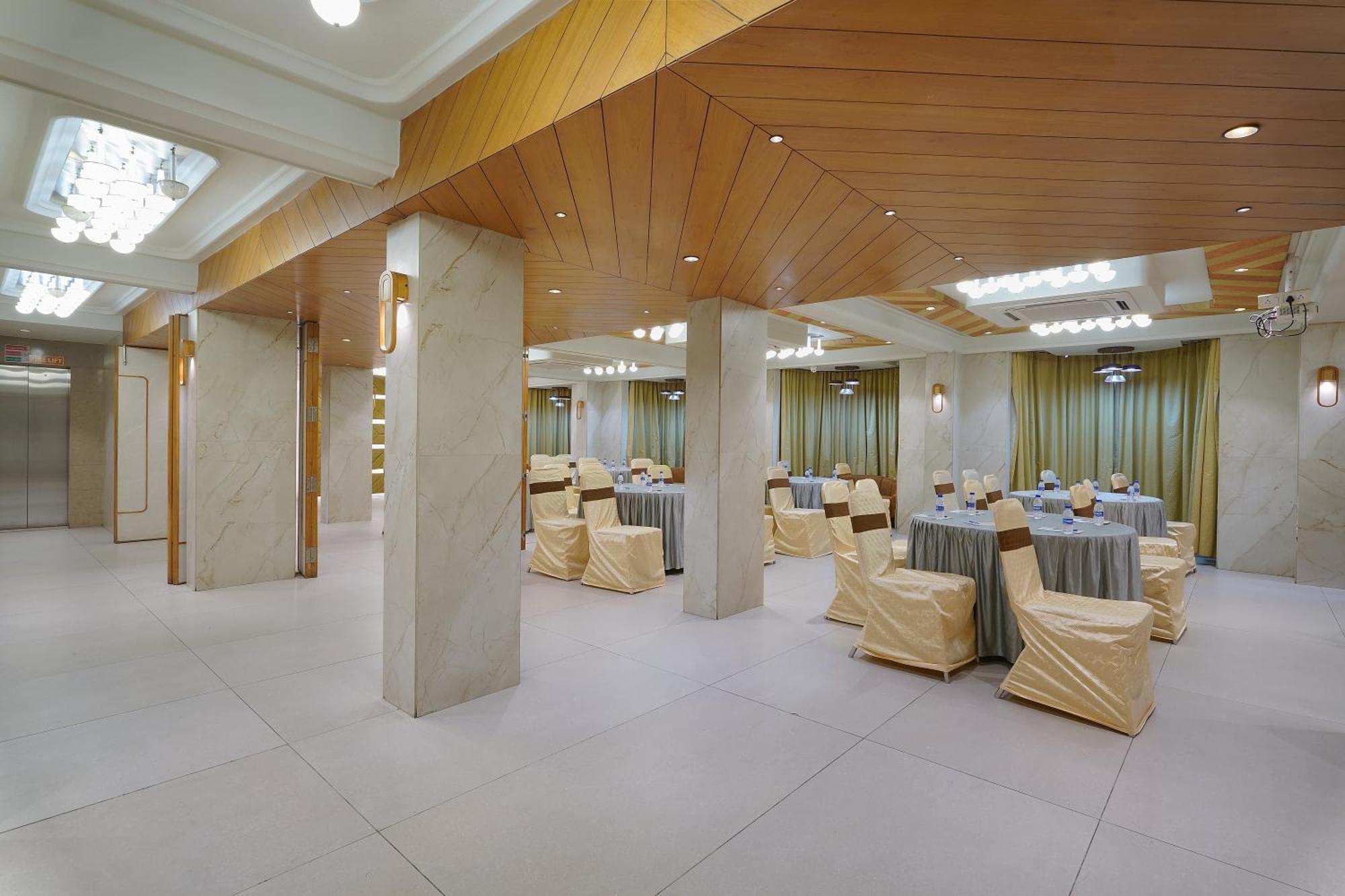 Artilla Inn Ahmedabad Eksteriør bilde